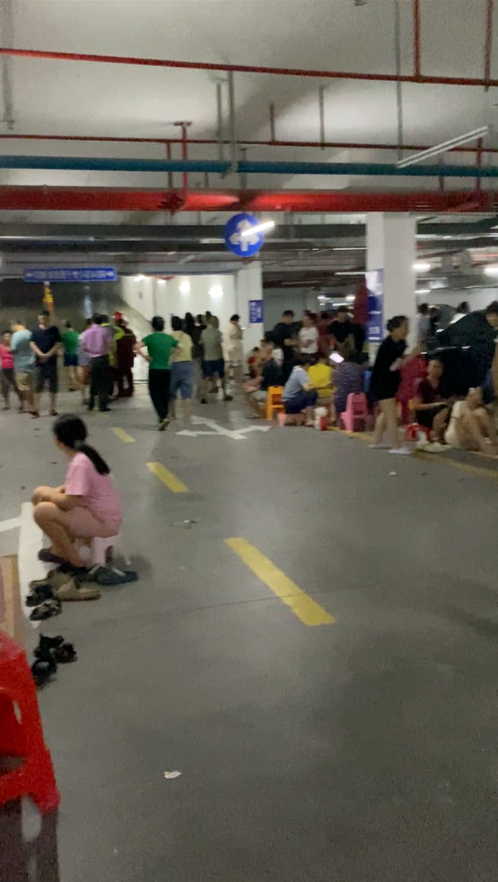 纪源优配 阵风超17级！三亚经历有气象资料记录以来影响最强台风 居民到地下车库避风